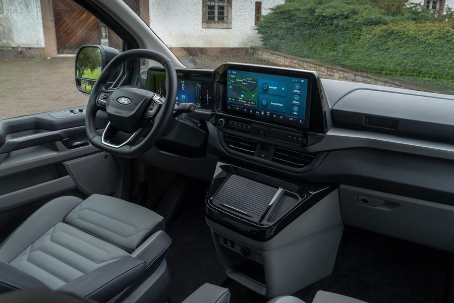 Rijtest Ford Pro E-Transit Custom 9