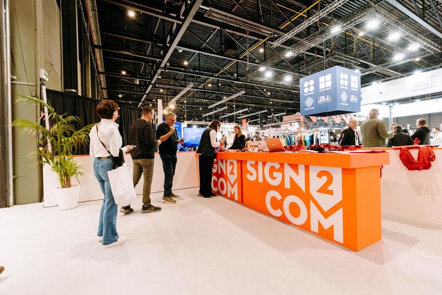 Sign2Com